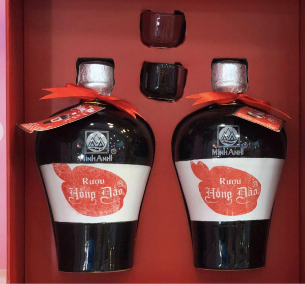 Rượu Hồng Đào bình 600ml - 300k/bình